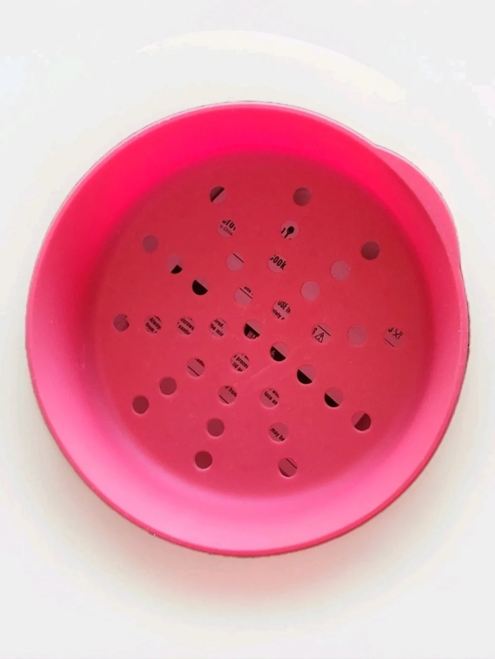 Pampered Chef Microwave Pasta Cooker #2633 Red White + Strainer Lid EUC